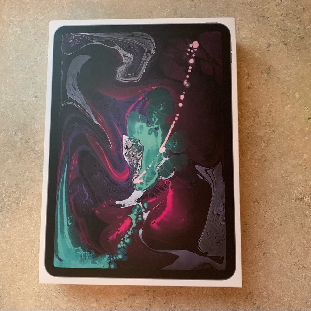 iPad Pro 11" box